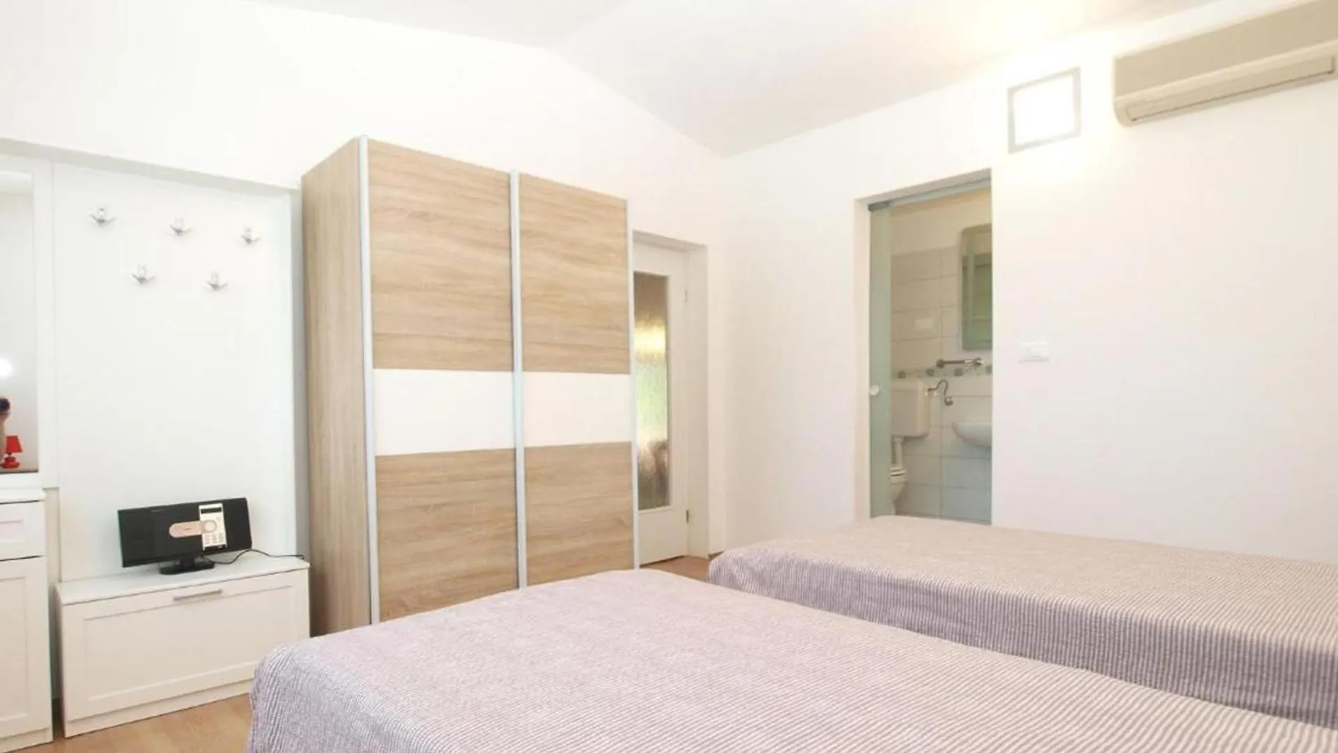 Cozy Apartment With Spacious Garden バニョレ クロアチア